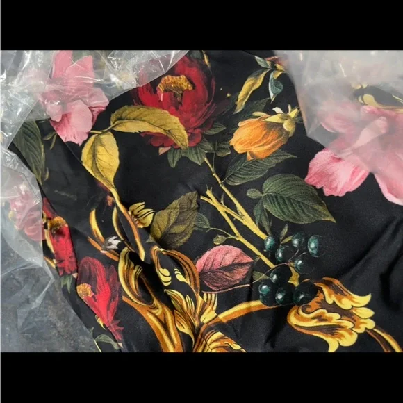 Alice + Olivia Milta Floral Satin Mermaid Slipdress - Picture 7 of 8